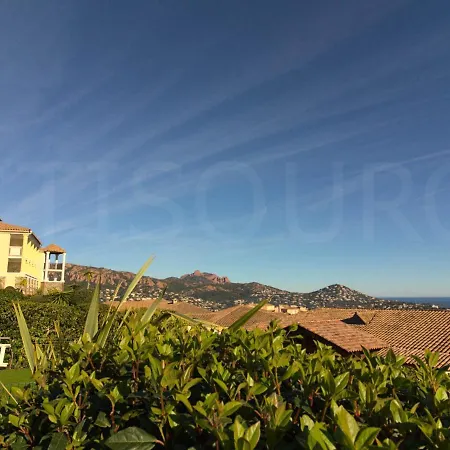 Cap Esterel : 2 Pieces Jardin, Acces Piscines - Fr-1-504-567 Apartment