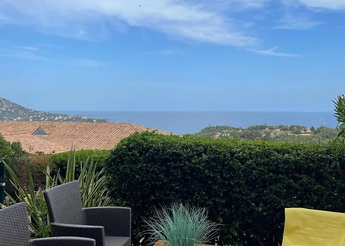 Cap Esterel : 2 Pieces Jardin, Acces Piscines - Fr-1-504-567 * Saint-Raphaël